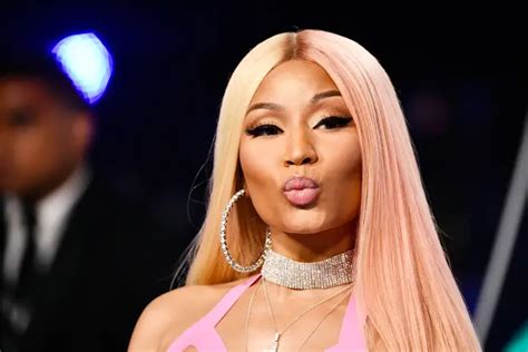 naked nicki|Nicki Minaj strips down in completely nude NSFW 39th birthday。